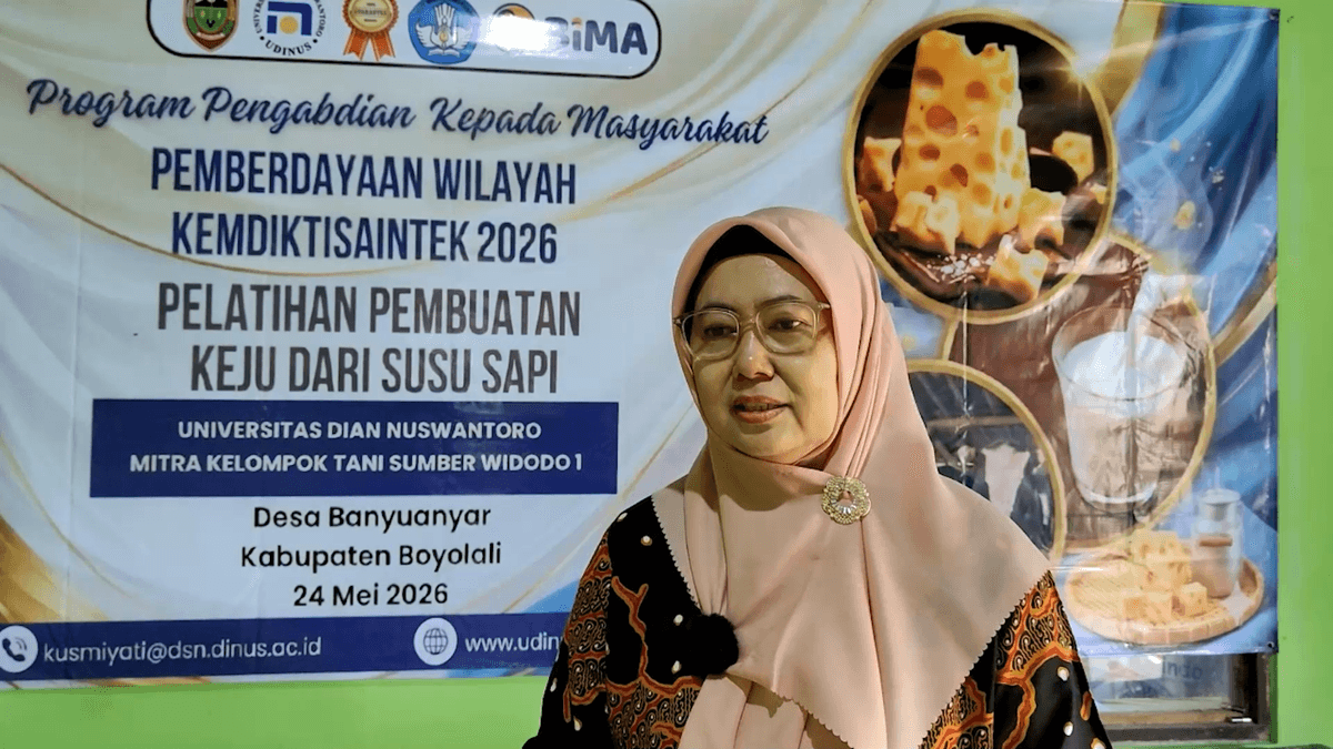 Peneliti Udinus Latih Warga Desa Banyuanyar Olah Susu Sapi Jadi Keju