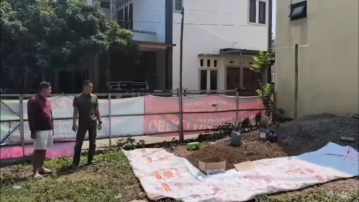 Warga Kudus Keluhkan Keberadaan Makam Pribadi di Tengah Permukiman Padat