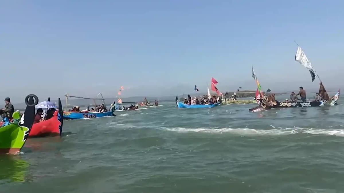 Bentuk Syukur, Nelayan Mangunharjo Semarang Gelar Sedekah Laut