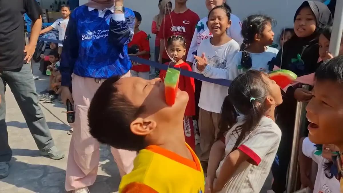 Cara Unik Warga Kudus Rayakan HUT RI Lewat Gerakan SIKAT